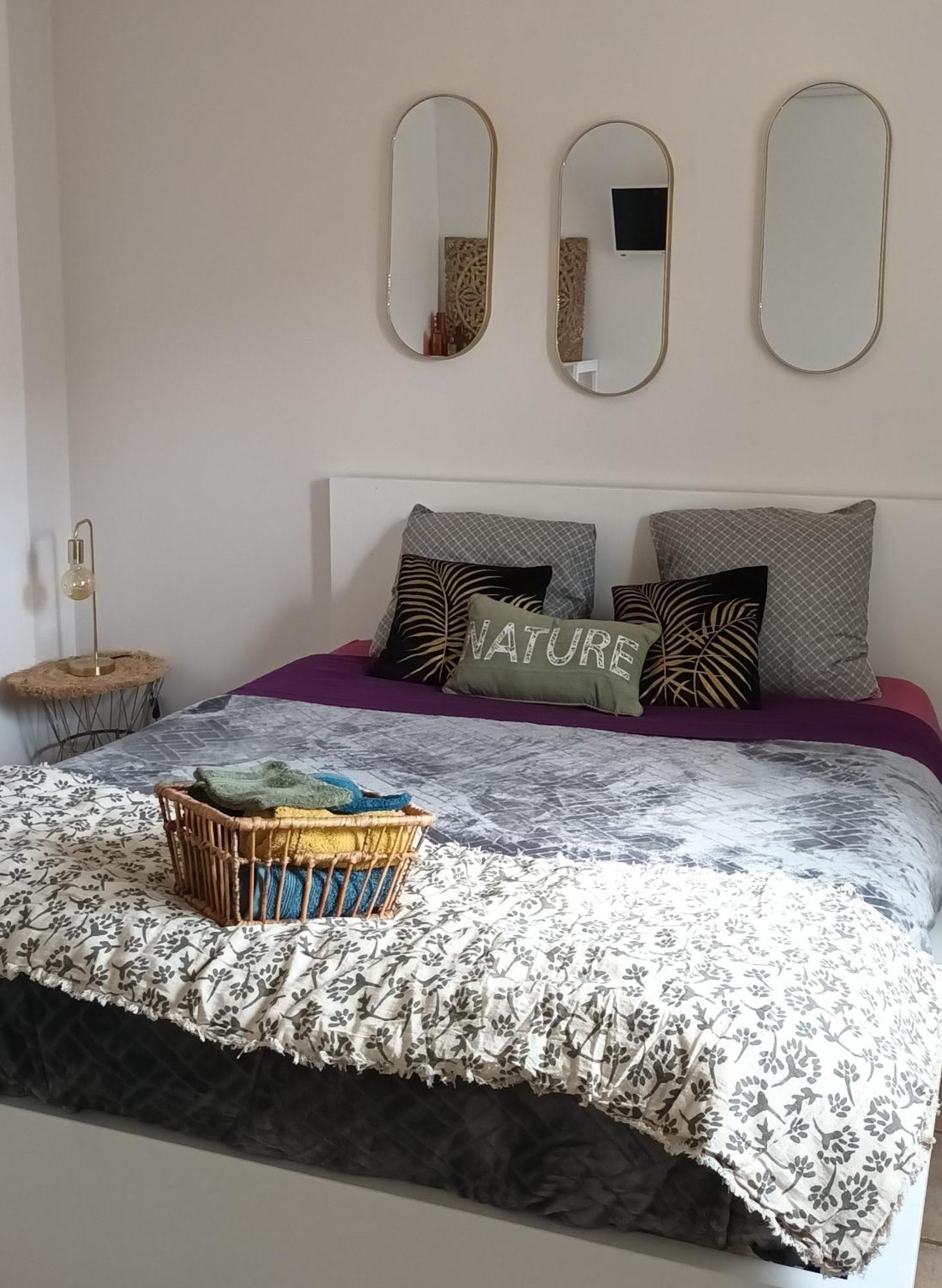 Saint-Martin-dʼArdèche Chambres D'Hotes & Jacuzzi - A L'Ombre Des Amandiers מראה חיצוני תמונה