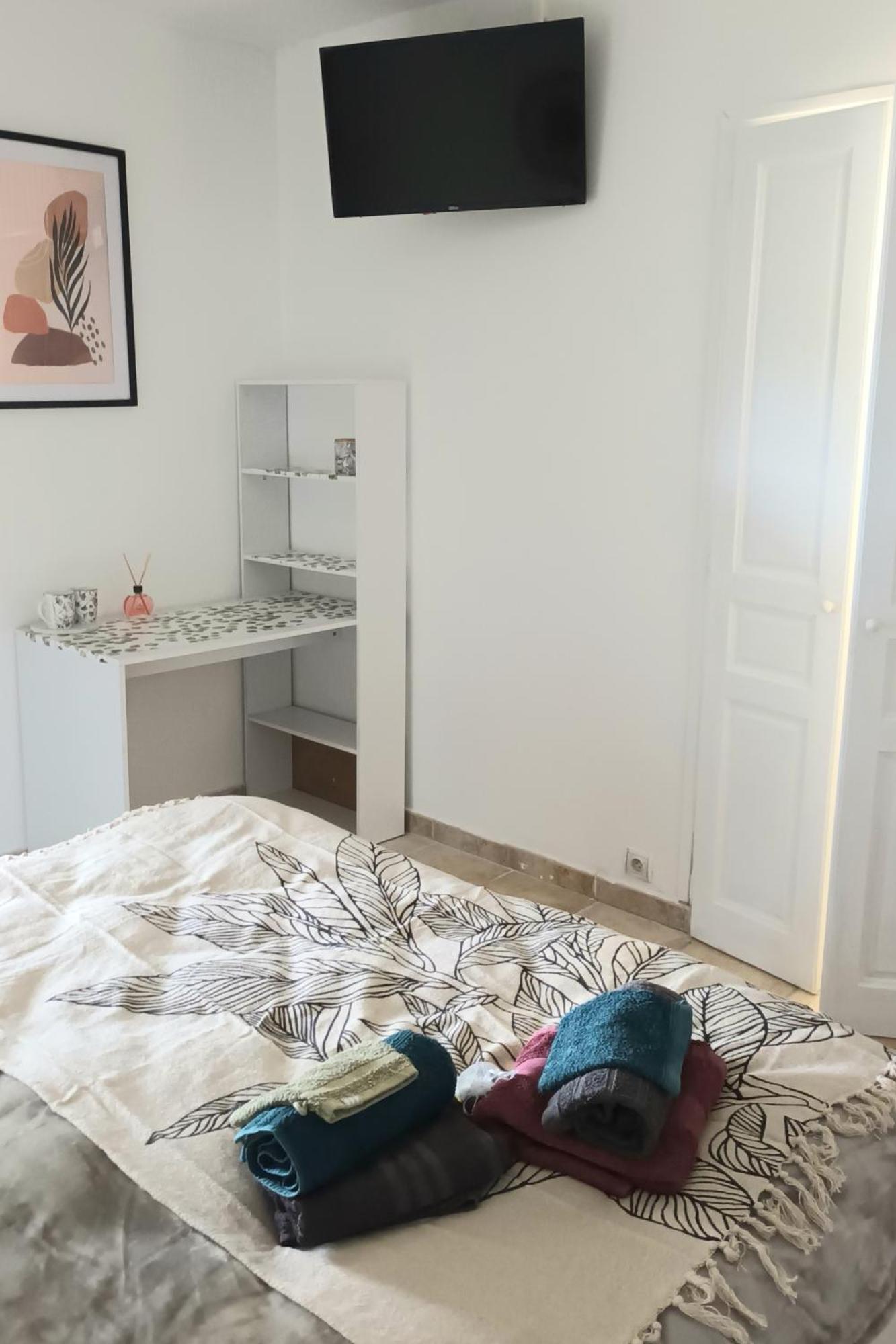 Saint-Martin-dʼArdèche Chambres D'Hotes & Jacuzzi - A L'Ombre Des Amandiers מראה חיצוני תמונה